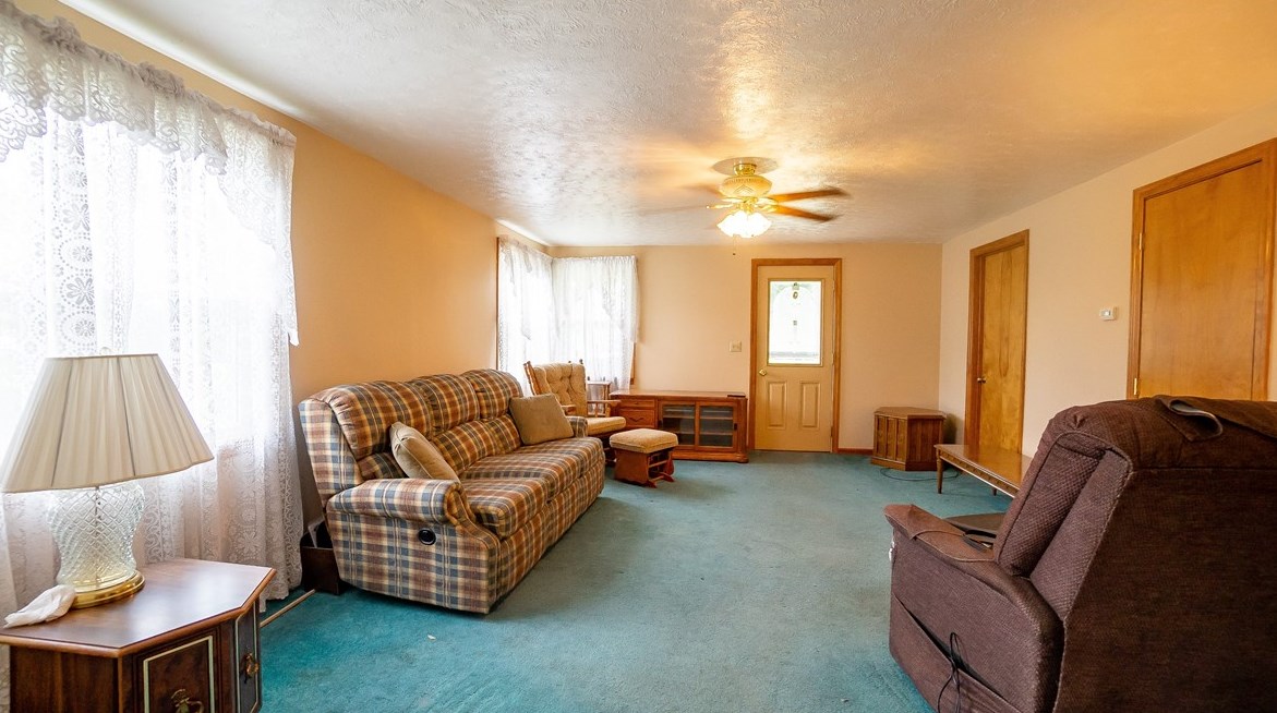 204 Rural Dr, Butler PA  16001-2523 exterior