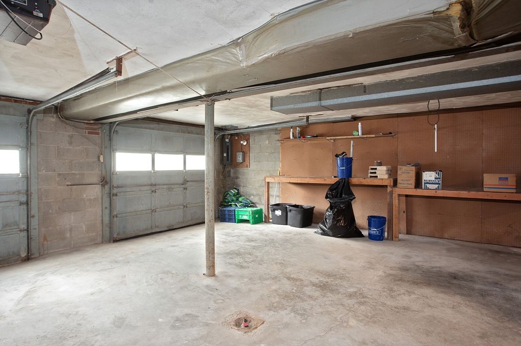 2389 Flagstaff Dr, Export PA  15632-8801 exterior