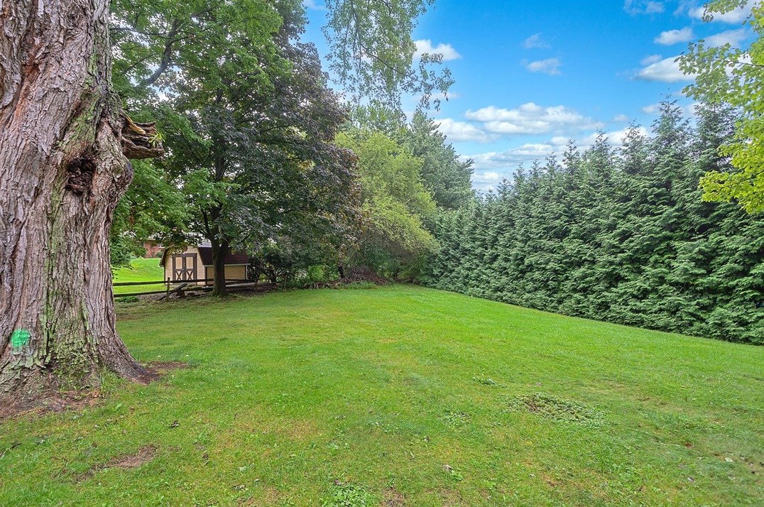 2389 Flagstaff Dr, Export PA  15632-8801 exterior