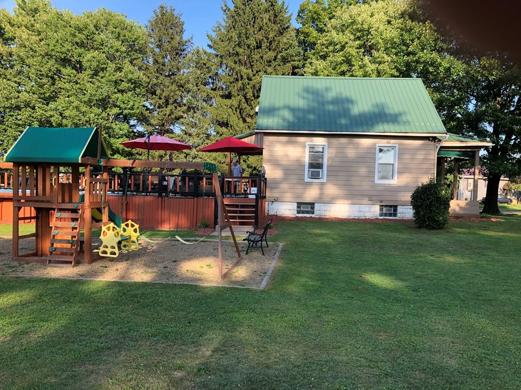 230 State Ave, Ellwood City PA  16117-2427 exterior