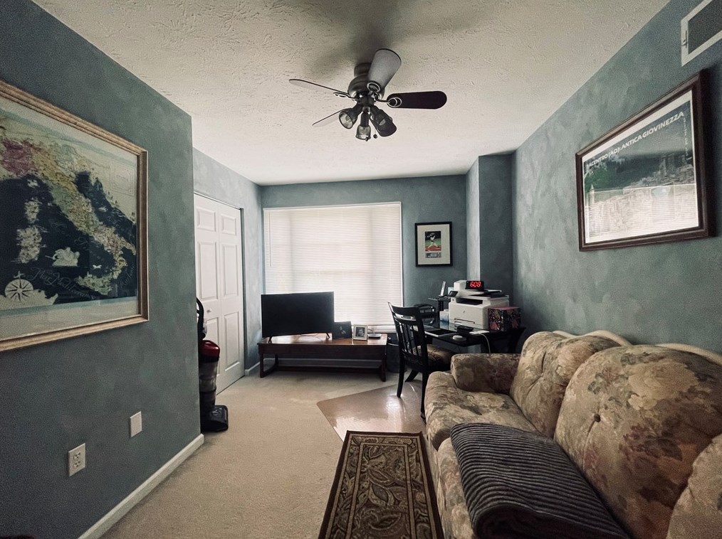 102 Cedar Rdg Dr, Monaca PA 15061-2748 exterior