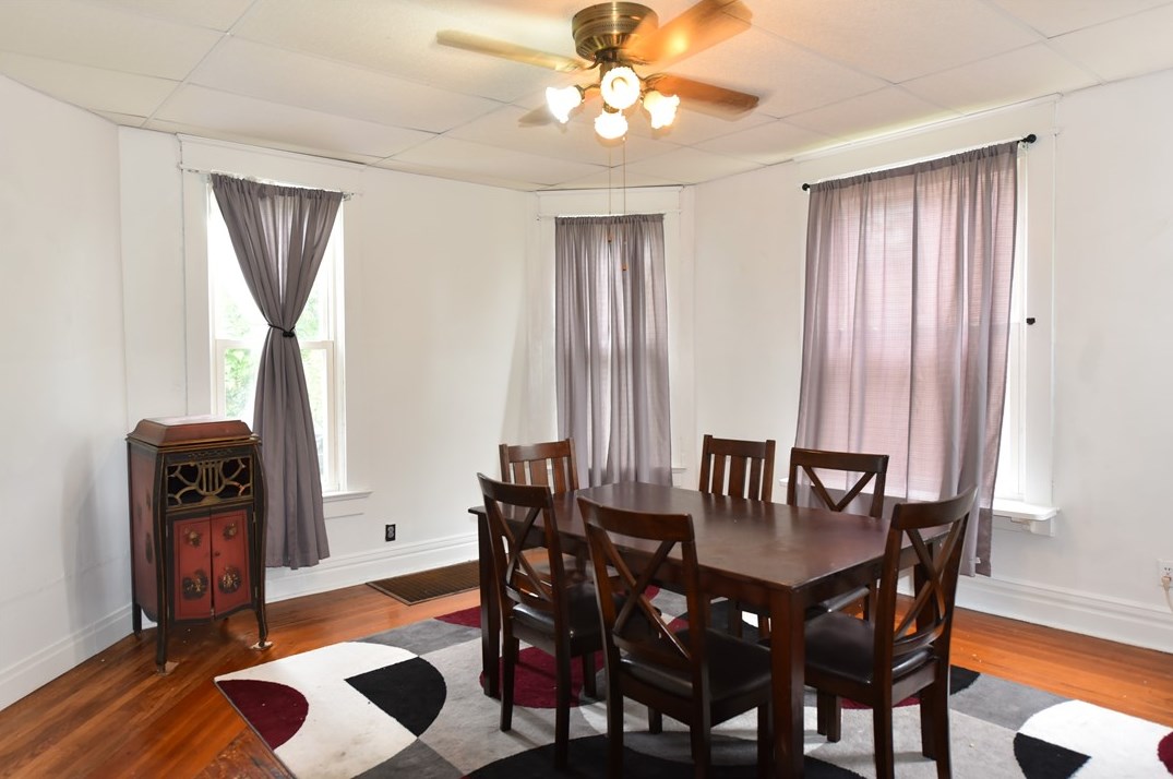 307 Leasure Ave, New Castle PA 16105-2425 exterior