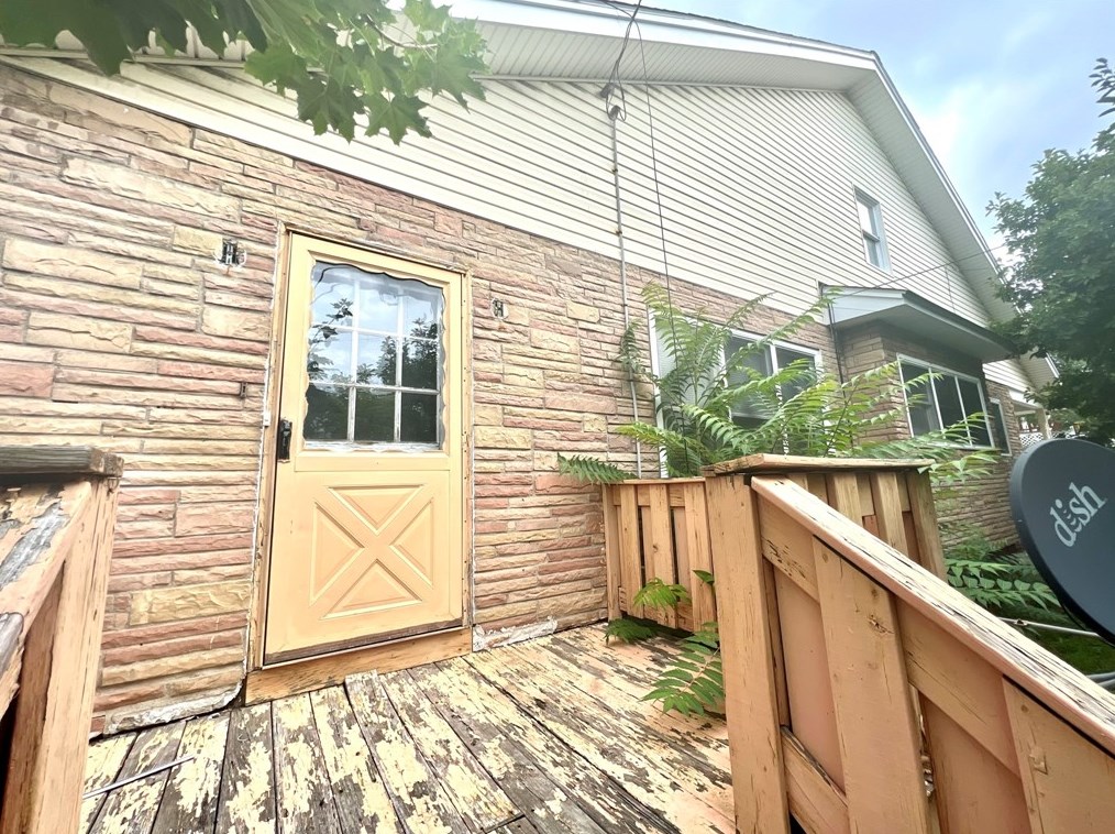 134 Ave, Washington PA 15301-3558 exterior