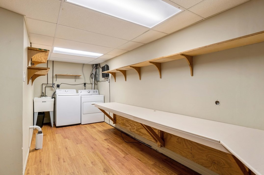 112 Brooke Dr, Venetia PA  15367-1112 exterior