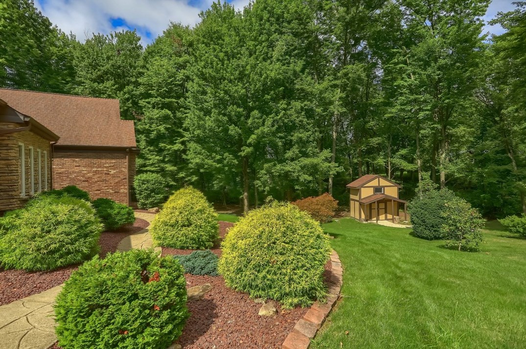 2901 Rosedale Ave, New Castle PA  16105-1217 exterior