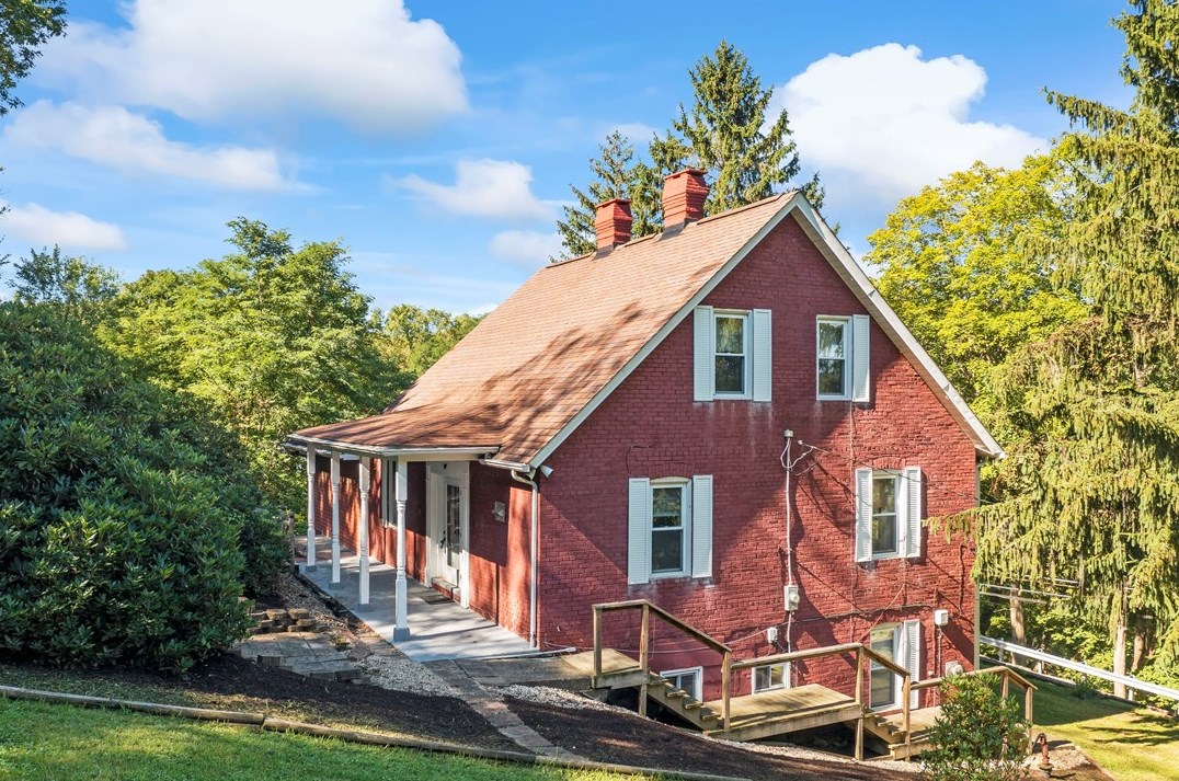 330 Country Club Rd, Washington PA  15301-2712 exterior