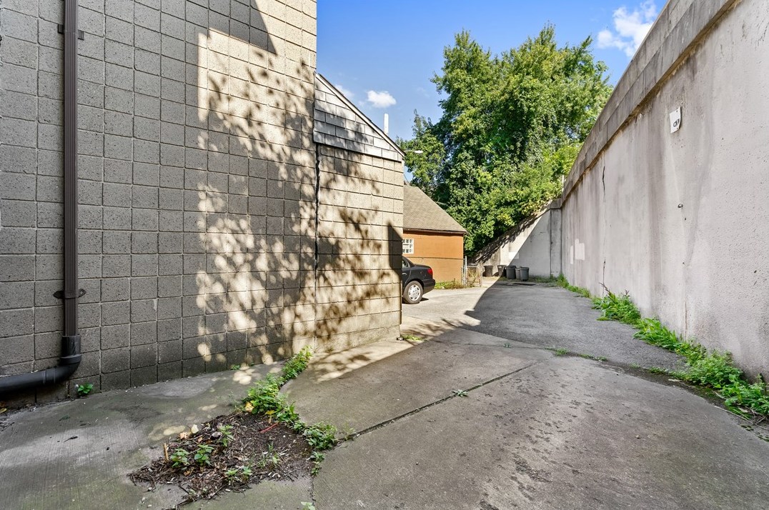 615 Sunnyside Ave, East Pgh PA  15112-1138 exterior