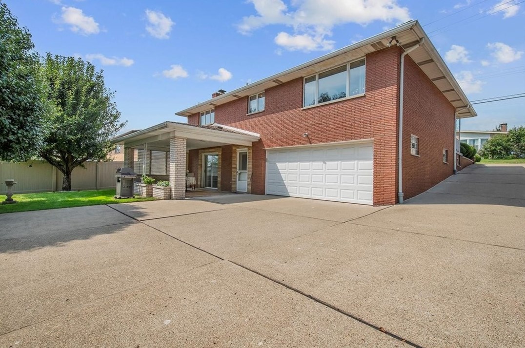 107 Un Ave, North Versailles PA 15137-1847 exterior