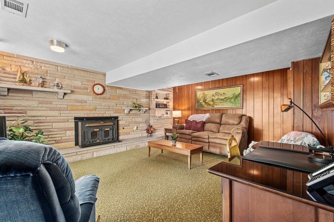 107 Un Ave, North Versailles PA 15137-1847 exterior