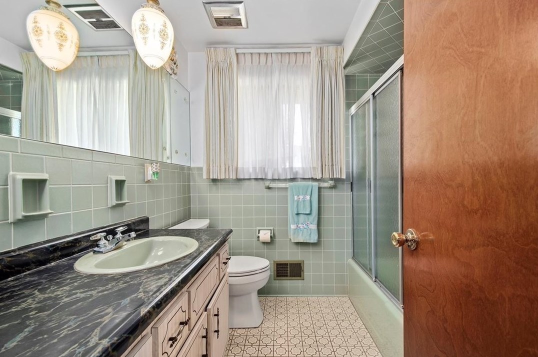 107 Un Ave, North Versailles PA 15137-1847 exterior