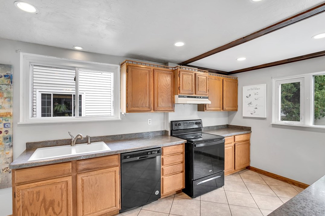 300 Pershing St, Ellwood City PA  16117-3821 exterior