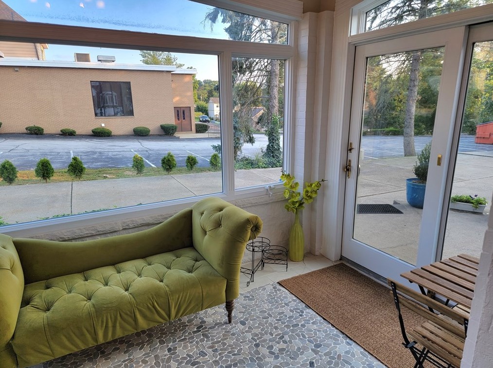 332 Forest Grove Rd, Moon Twp PA  15108-3748 exterior