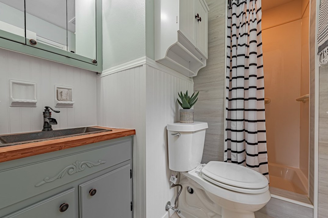 1621 Marion Dr, North Huntingdon PA 15642-5203 exterior