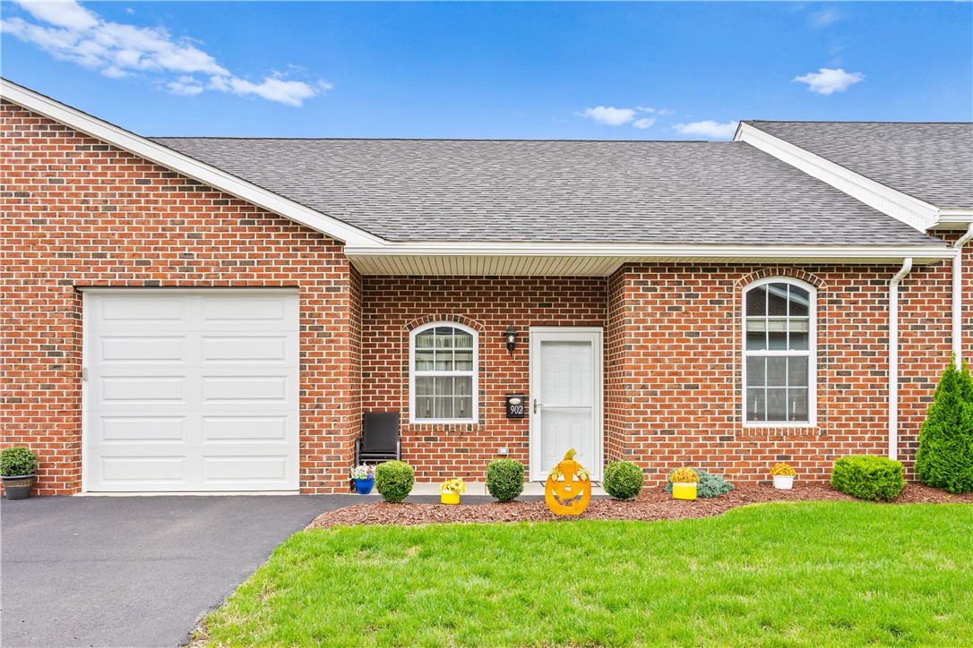 902 Valentina Ln, Lower Burrell, PA 15068 MLS 1578374 Coldwell Banker