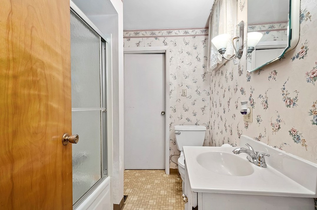 519 Flynn Ave, Collier Township PA  15106-2128 exterior