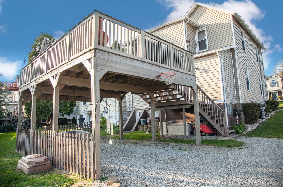 424 Constitution St, Perryopolis PA 15473-5348 exterior