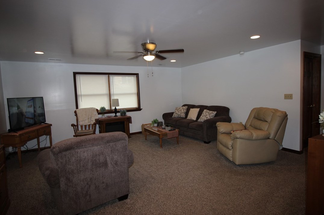 24 Grant St, Houston PA  15342-1546 exterior