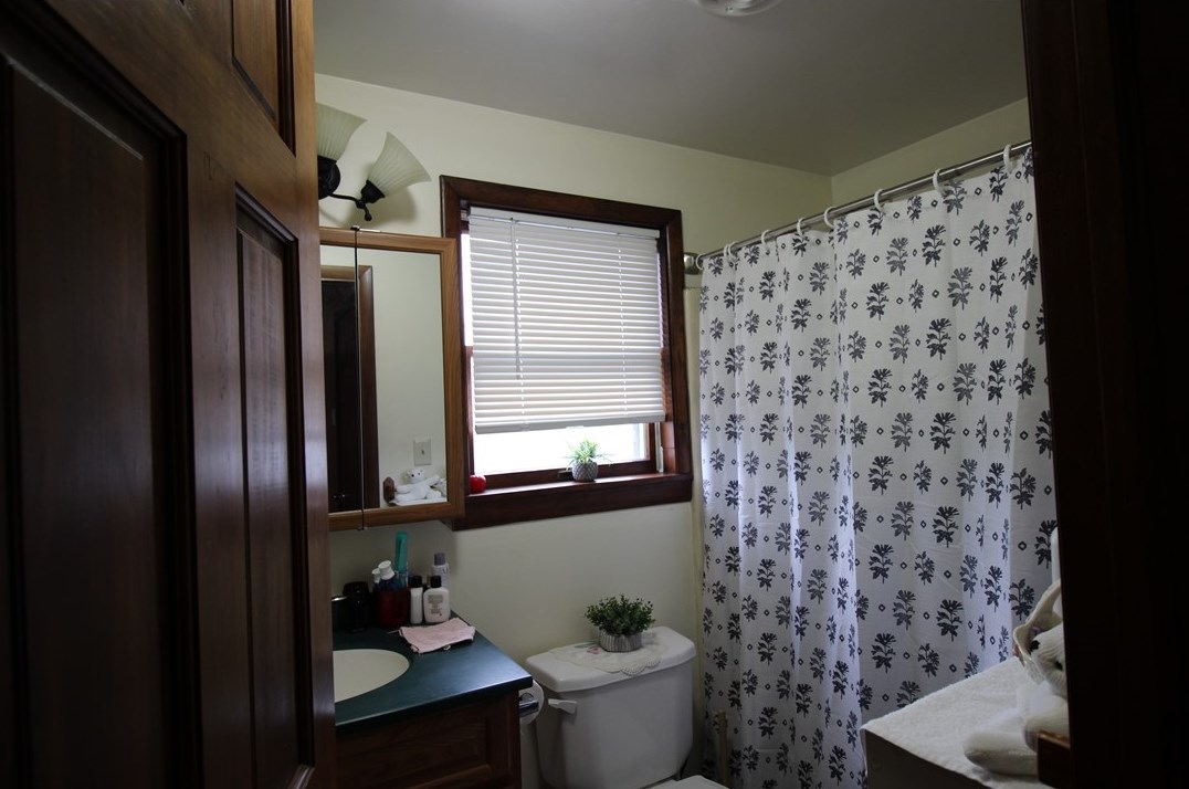 24 Grant St, Houston PA  15342-1546 exterior