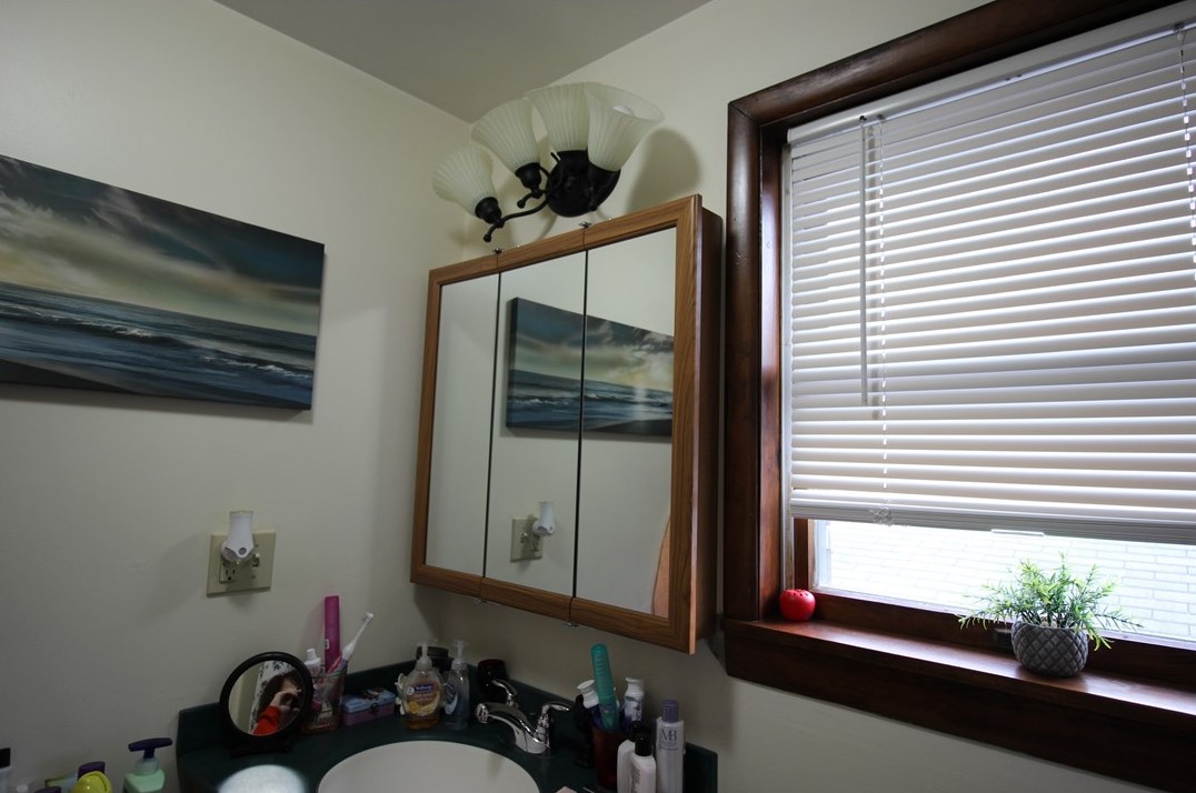 24 Grant St, Houston PA  15342-1546 exterior