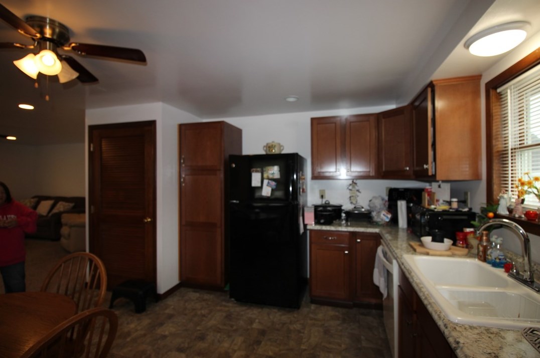 24 Grant St, Houston PA  15342-1546 exterior