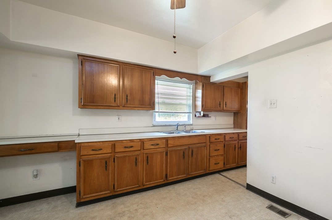 105 Independence St, Perryopolis PA  15473-5383 exterior