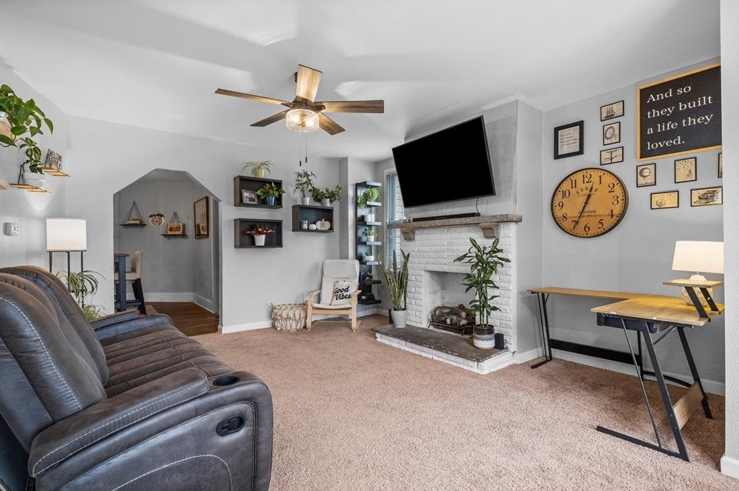 631 Ridge Ave, Collier Township PA  15106-2844 exterior