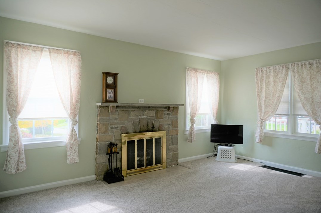 215 Freeport Rd, Butler PA 16002-3631 exterior