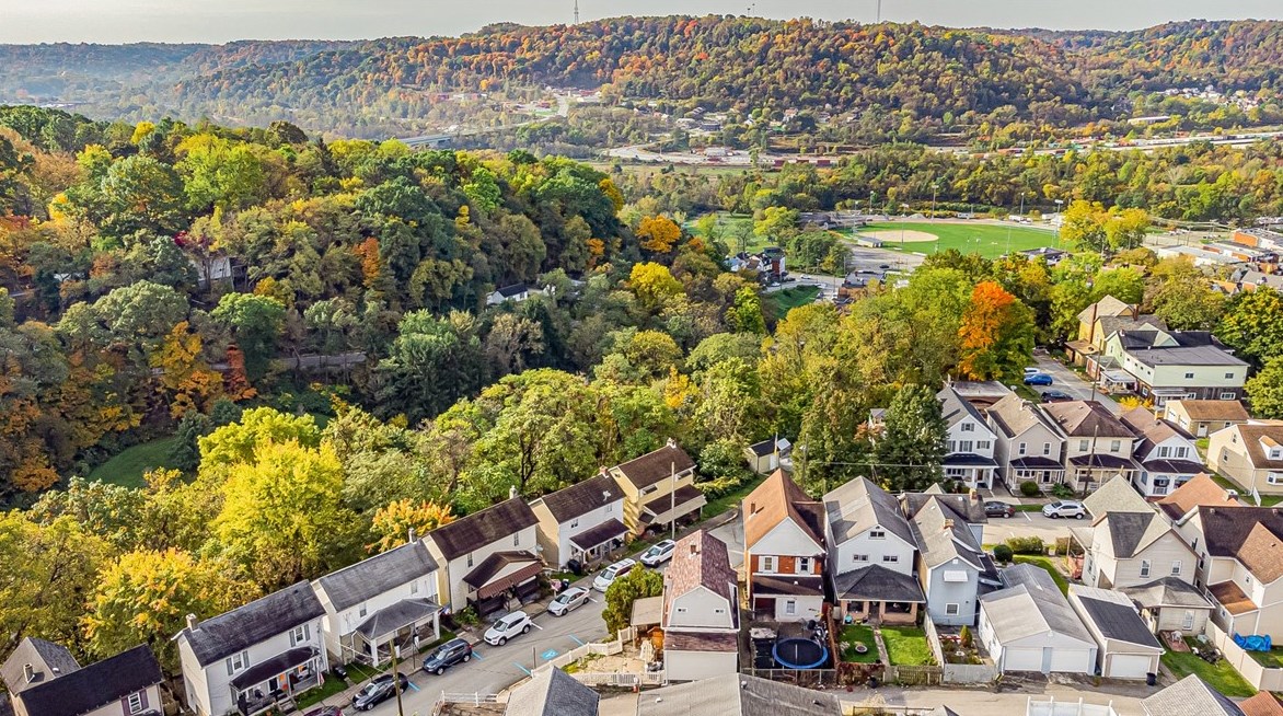 752 6 St, Monroeville PA 15140-1205 exterior