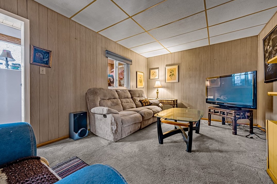 752 6 St, Monroeville PA 15140-1205 exterior