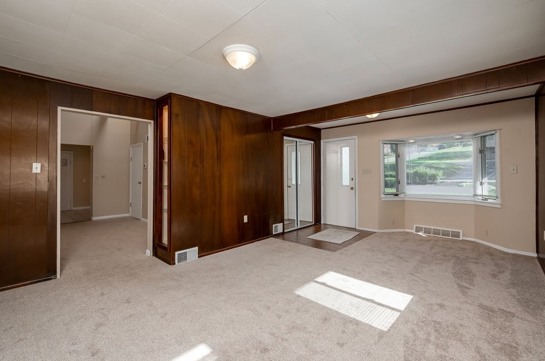 1013 Squaw Run Rd, Ellwood City PA  16117-6965 exterior