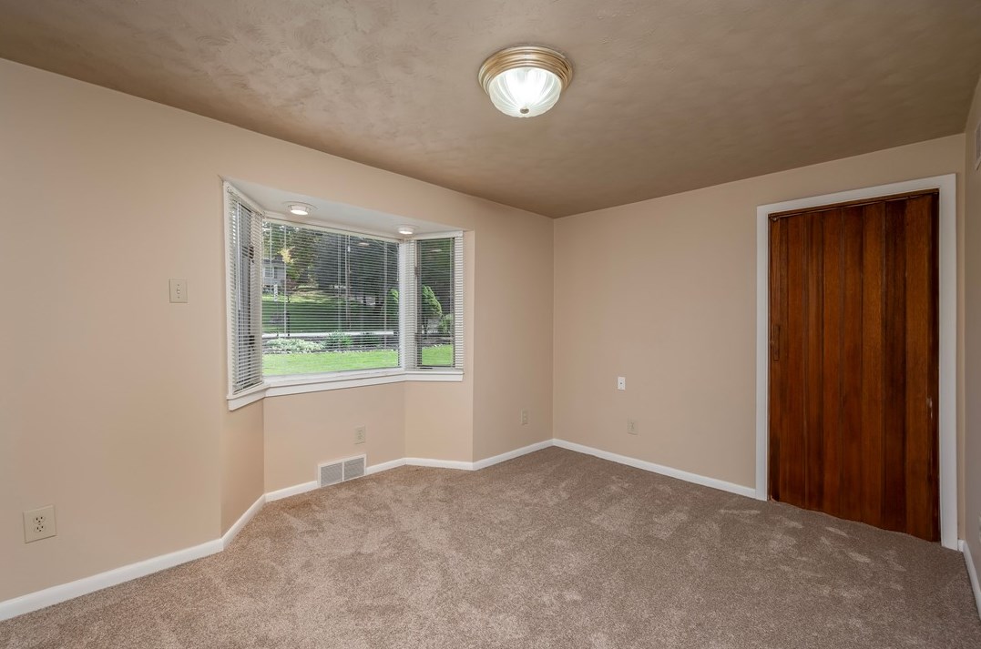 1013 Squaw Run Rd, Ellwood City PA  16117-6965 exterior