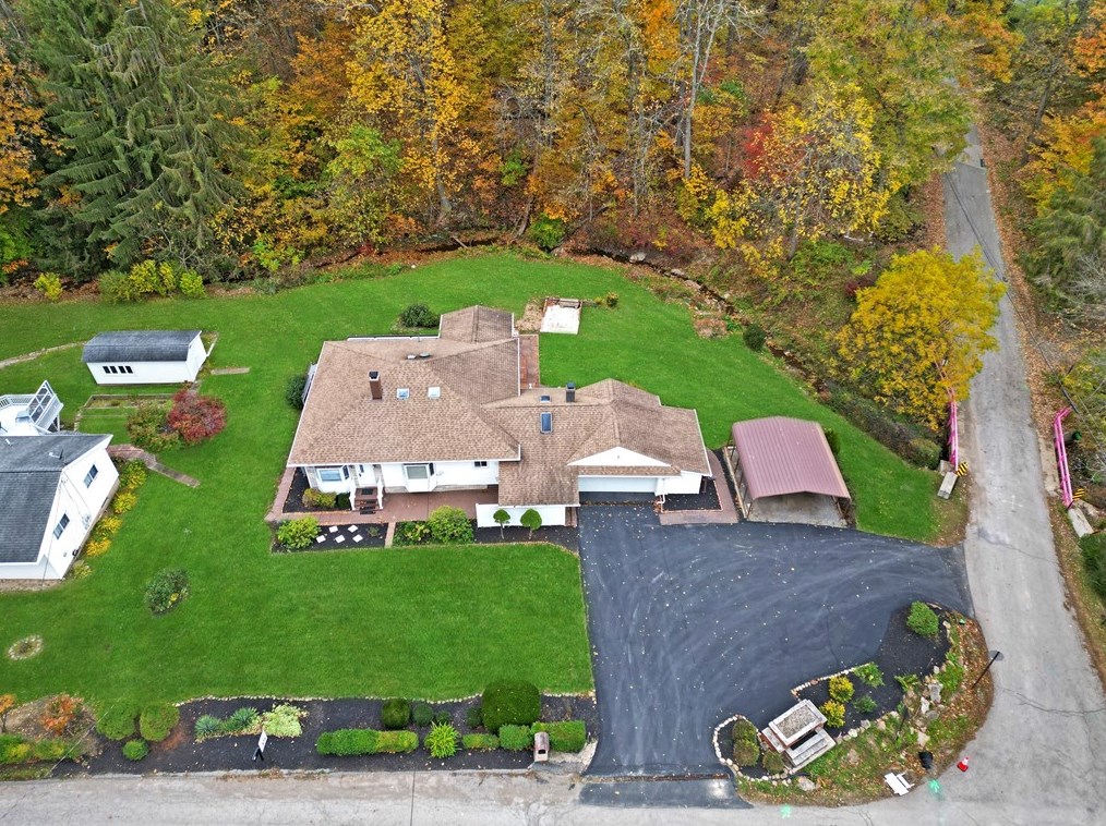 1013 Squaw Run Rd, Ellwood City PA  16117-6965 exterior