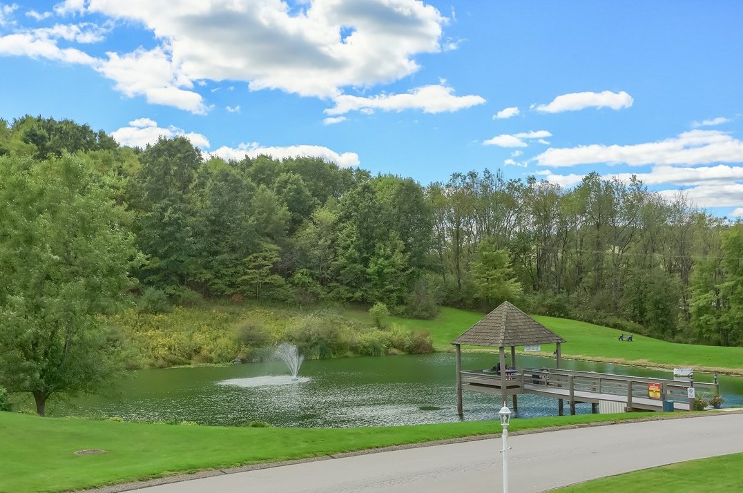 123 Rock Lake Dr, Zelienople PA  16063-8905 exterior