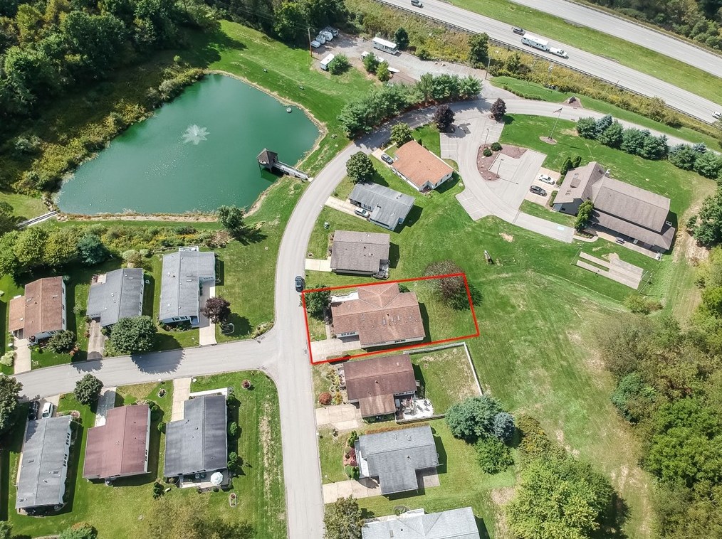 123 Rock Lake Dr, Zelienople PA  16063-8905 exterior
