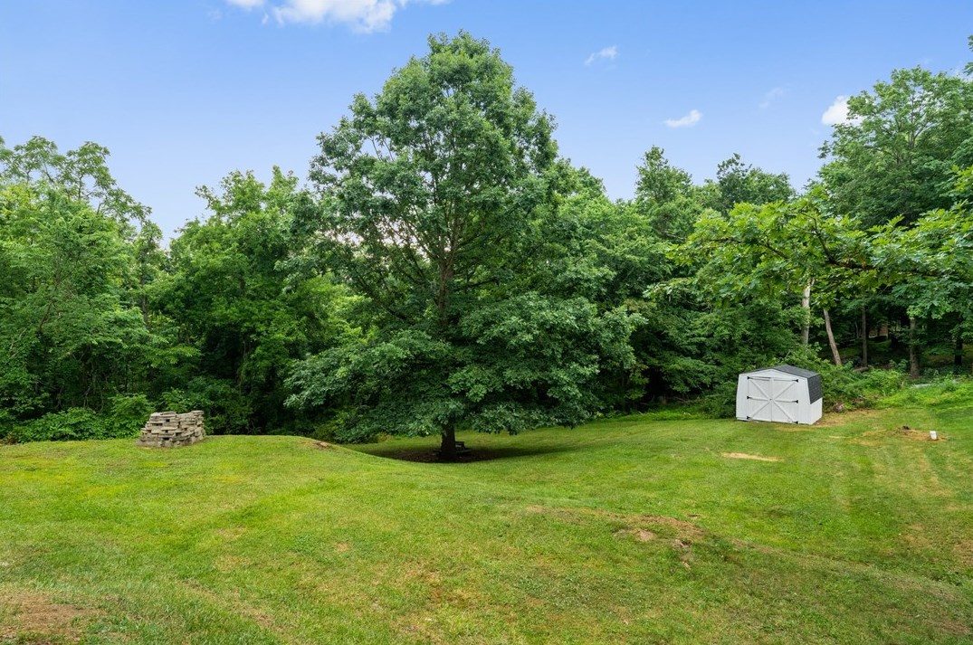 75 Woodside Dr, Washington PA  15301-3064 exterior