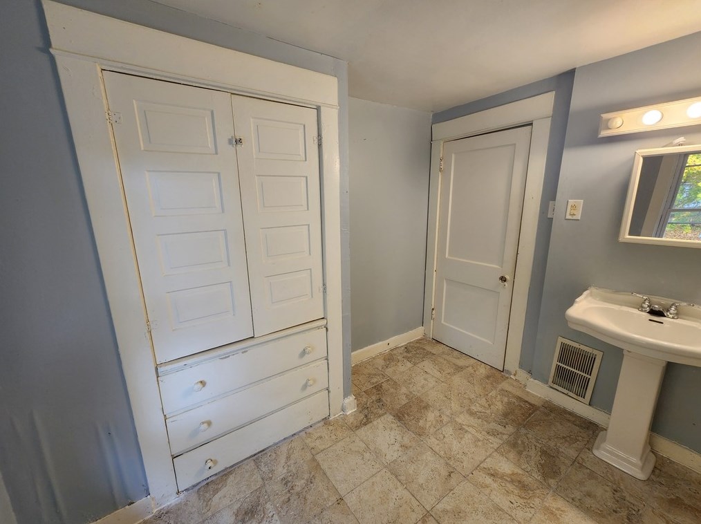 505 Sheridan Ave, New Castle PA  16105-2437 exterior