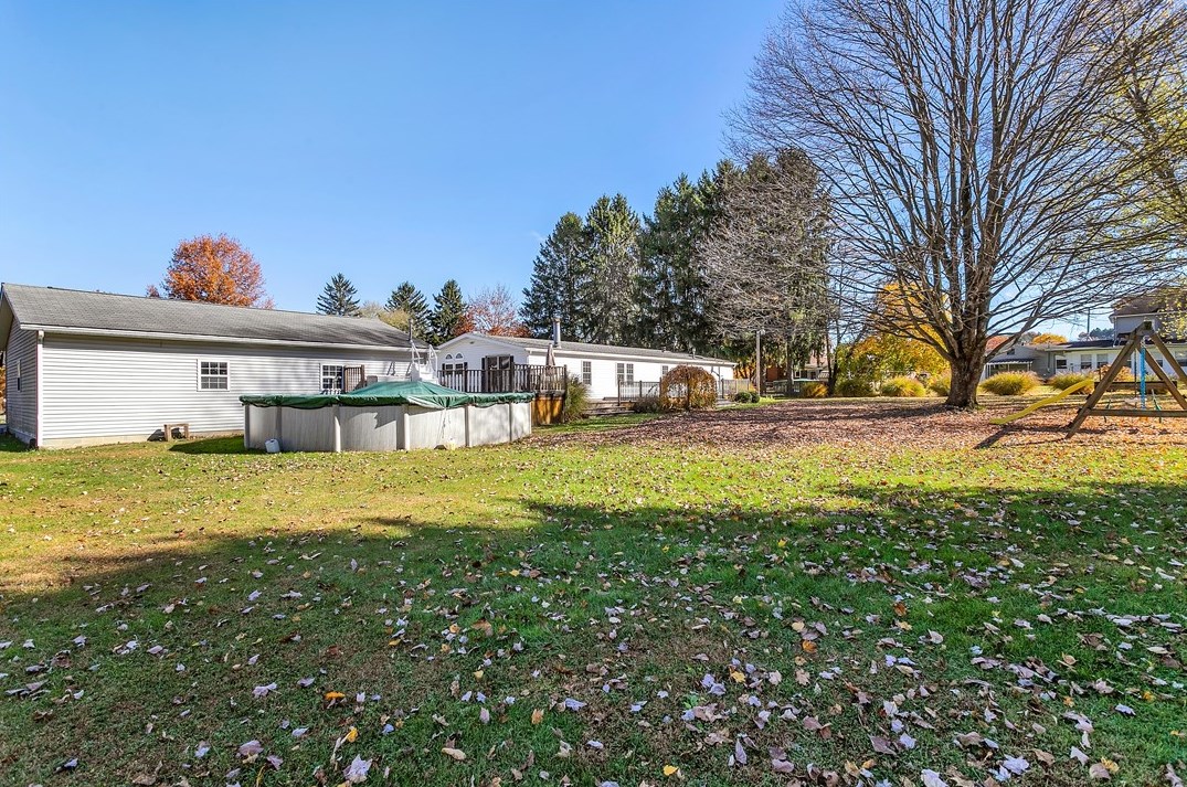 125 2nd Ave, Ellwood City PA  16117-4709 exterior