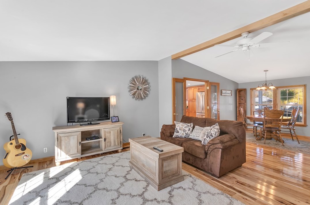 125 2nd Ave, Ellwood City PA  16117-4709 exterior