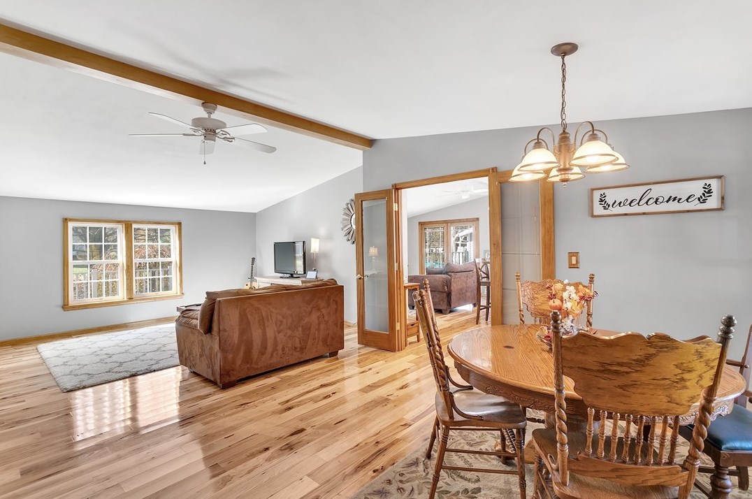 125 2nd Ave, Ellwood City PA  16117-4709 exterior