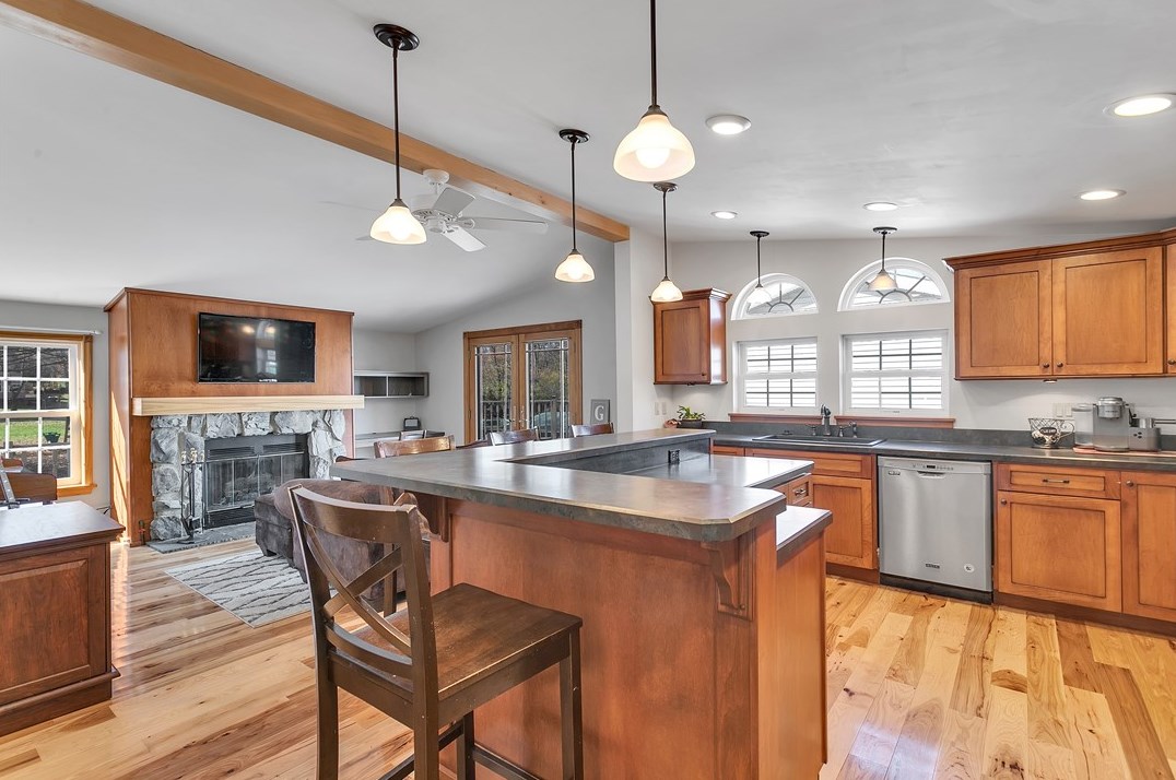 125 2nd Ave, Ellwood City PA  16117-4709 exterior