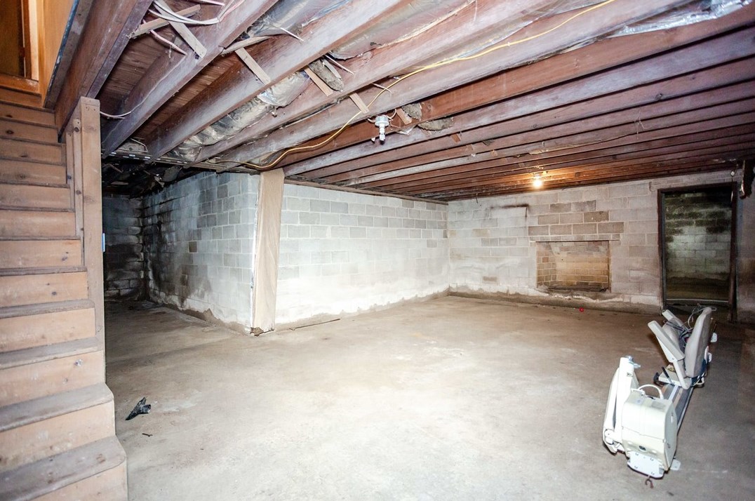 115 Hamilton St, Indiana PA 15701-2408 exterior