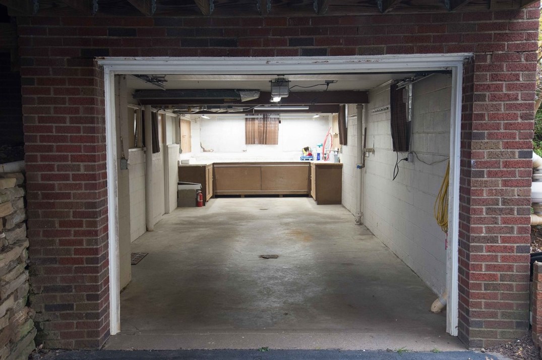 212 Hart St, Houston PA  15342-1128 exterior