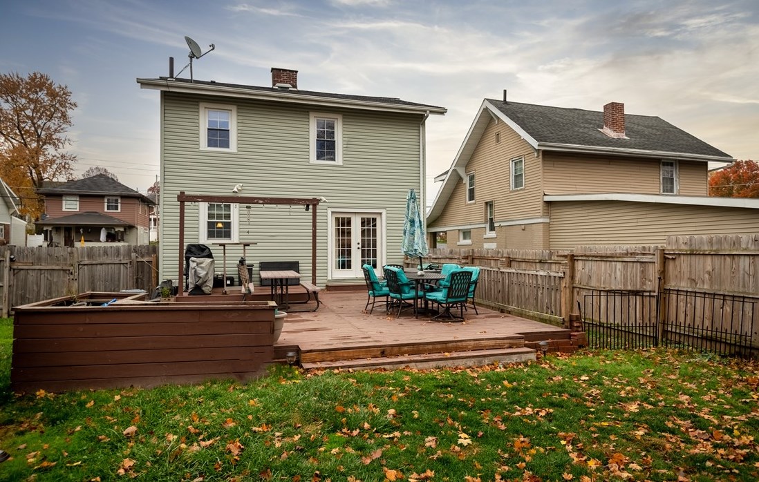 160 White Ave, Hermitage PA  16146-3082 exterior