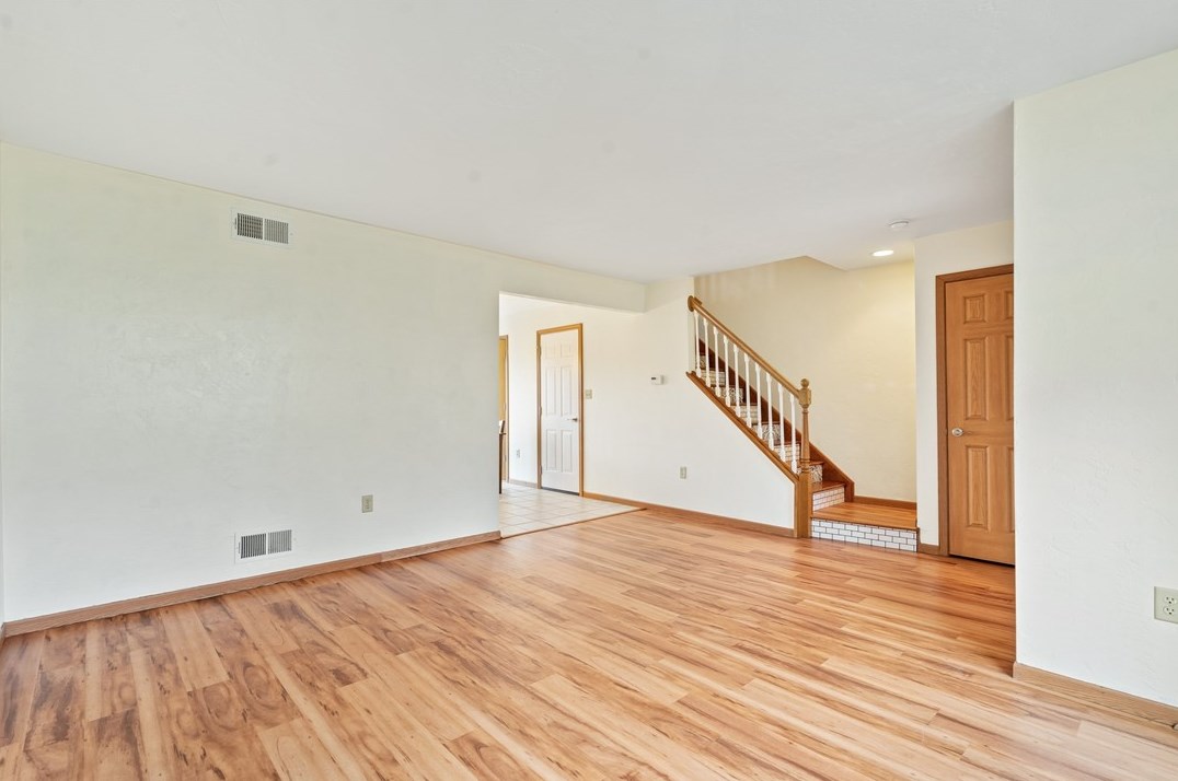 911 2nd St, Jeannette PA  15644-1406 exterior