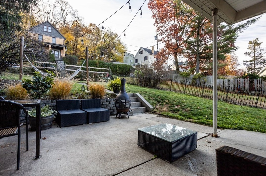 318 Academy St, Collier Township PA 15106-2705 exterior