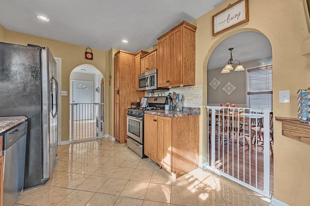 206 7th St, Youngwood PA  15697-1266 exterior