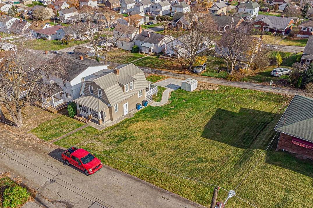 206 7th St, Youngwood PA  15697-1266 exterior