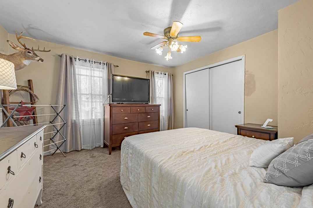 206 7th St, Youngwood PA  15697-1266 exterior