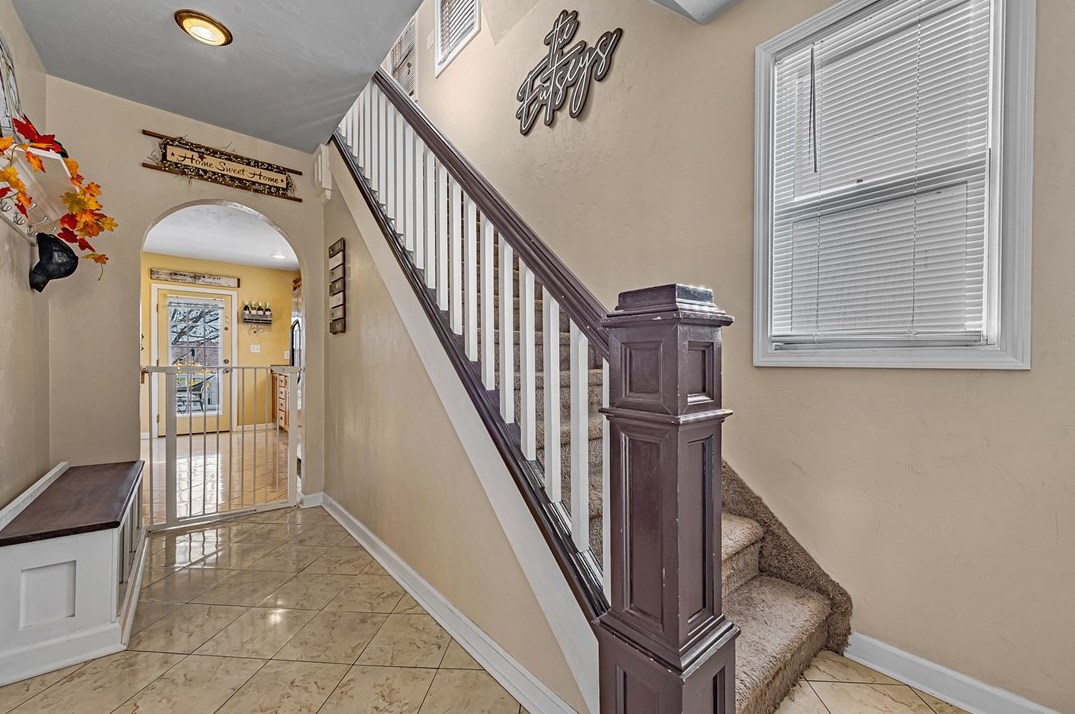 206 7th St, Youngwood PA  15697-1266 exterior