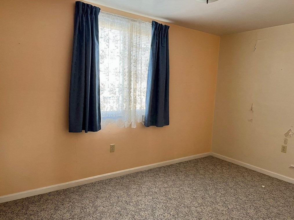 818 Indiana Ave, Monaca PA 15061-2122 exterior